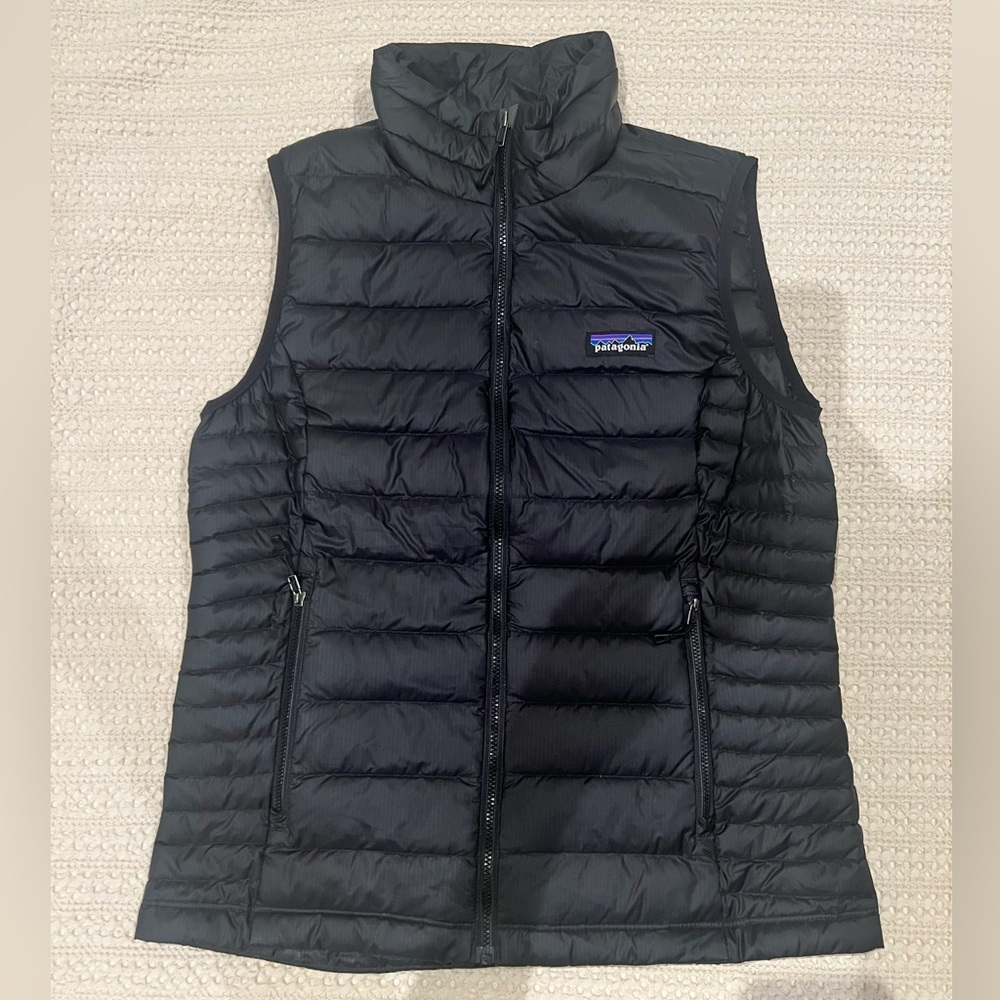 Patagonia Black Womens Puffer vest size M